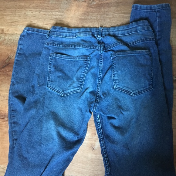 H&M Dark Wash Denim Jeans - Picture 2 of 4